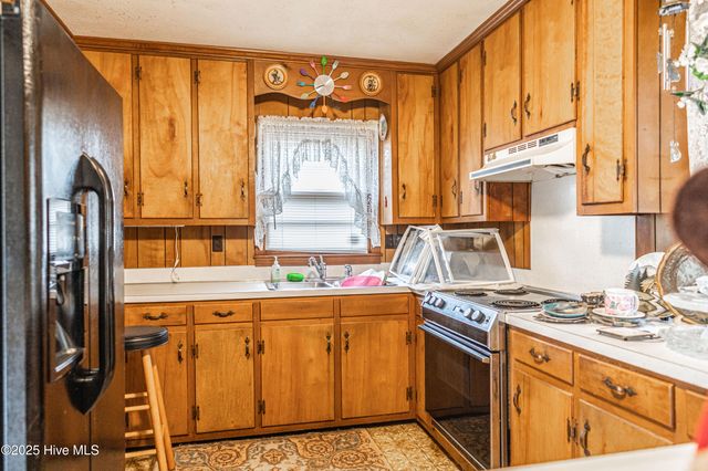 1213 Oak Avenue, Hamlet, NC 28345