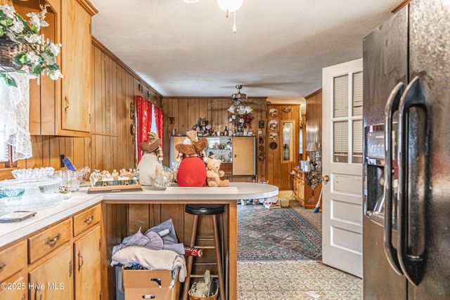 1213 Oak Avenue, Hamlet, NC 28345