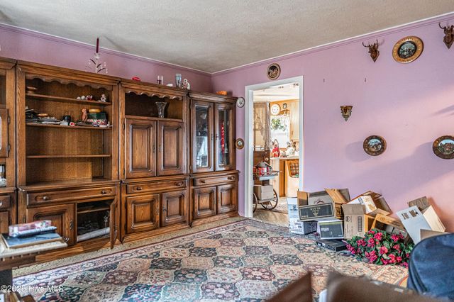 1213 Oak Avenue, Hamlet, NC 28345