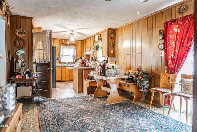 1213 Oak Avenue, Hamlet, NC 28345