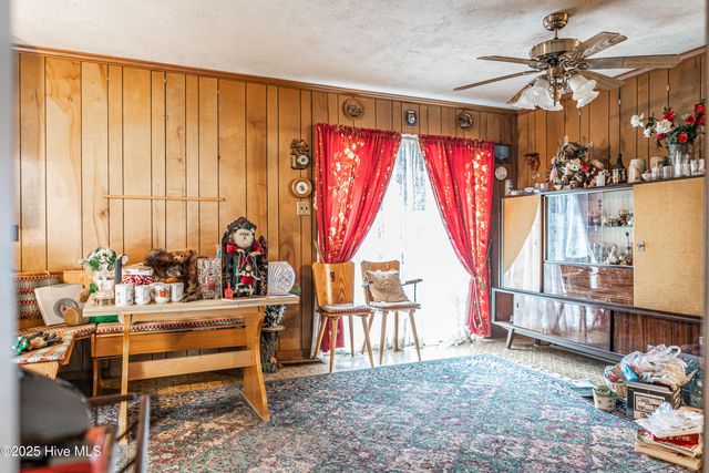 1213 Oak Avenue, Hamlet, NC 28345