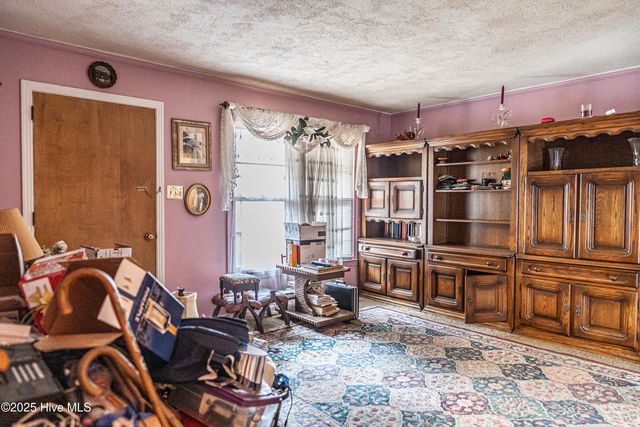 1213 Oak Avenue, Hamlet, NC 28345