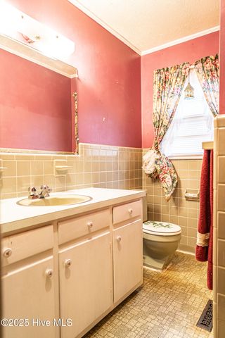 1213 Oak Avenue, Hamlet, NC 28345