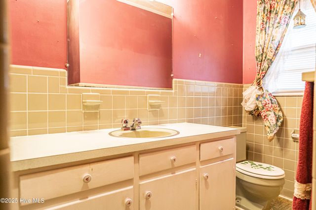 1213 Oak Avenue, Hamlet, NC 28345