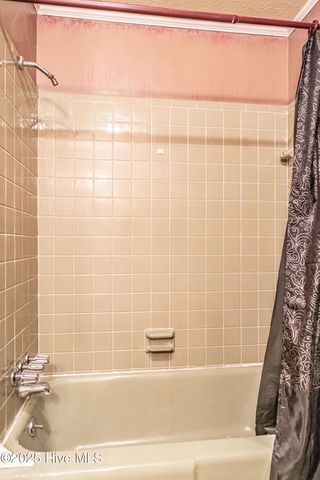 1213 Oak Avenue, Hamlet, NC 28345