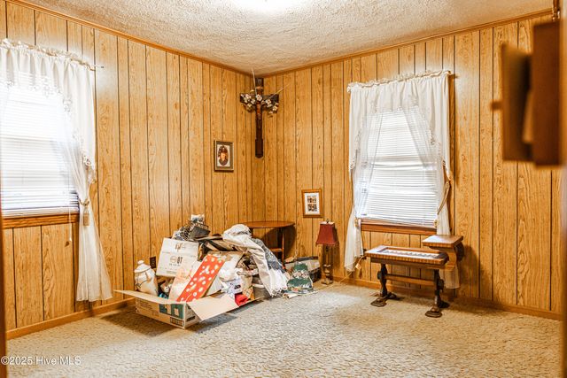 1213 Oak Avenue, Hamlet, NC 28345