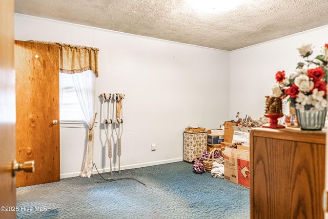 1213 Oak Avenue, Hamlet, NC 28345