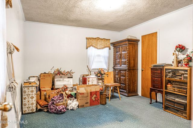 1213 Oak Avenue, Hamlet, NC 28345