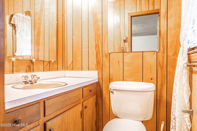 1213 Oak Avenue, Hamlet, NC 28345