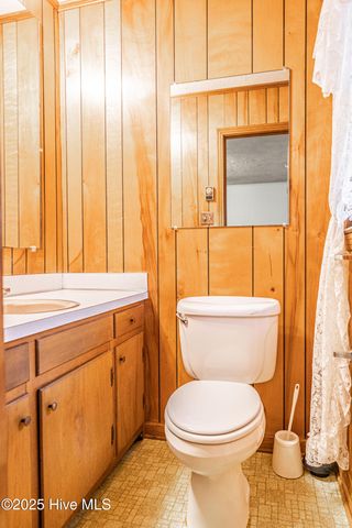 1213 Oak Avenue, Hamlet, NC 28345