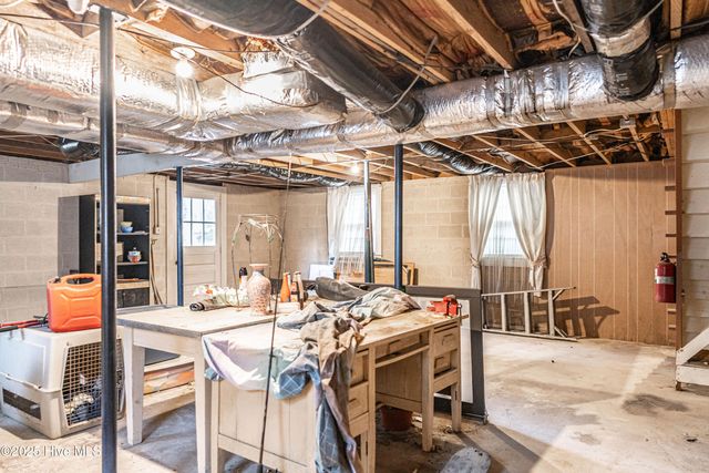 1213 Oak Avenue, Hamlet, NC 28345