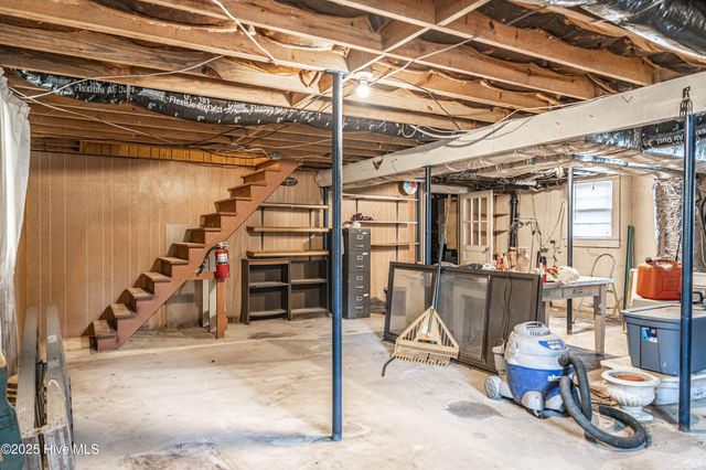 1213 Oak Avenue, Hamlet, NC 28345