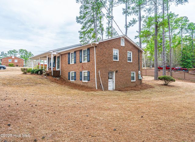 1213 Oak Avenue, Hamlet, NC 28345