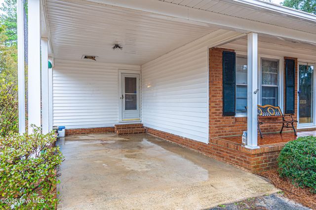 1213 Oak Avenue, Hamlet, NC 28345