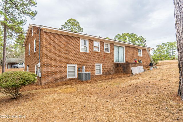 1213 Oak Avenue, Hamlet, NC 28345