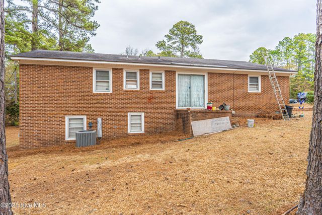 1213 Oak Avenue, Hamlet, NC 28345