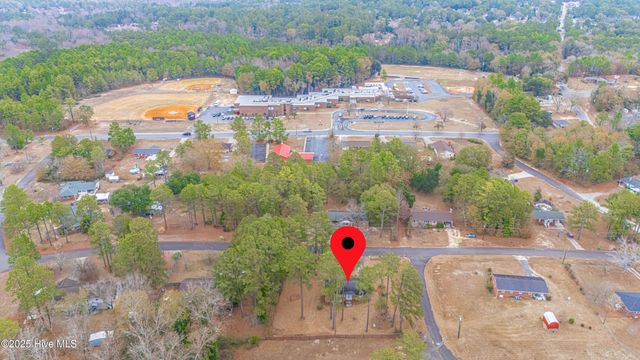 1213 Oak Avenue, Hamlet, NC 28345