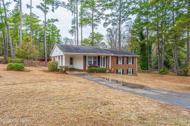 1213 Oak Avenue, Hamlet, NC 28345