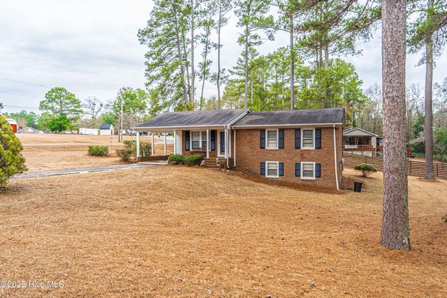 1213 Oak Avenue, Hamlet, NC 28345