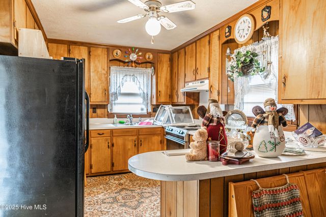 1213 Oak Avenue, Hamlet, NC 28345