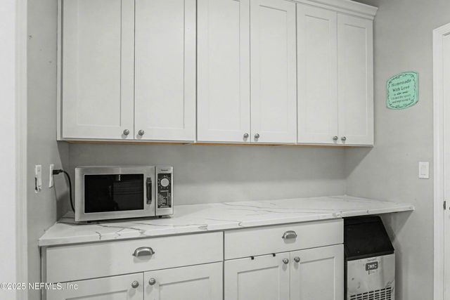 97222 PIRATES POINT Road, Yulee, FL 32097