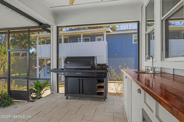 97222 PIRATES POINT Road, Yulee, FL 32097