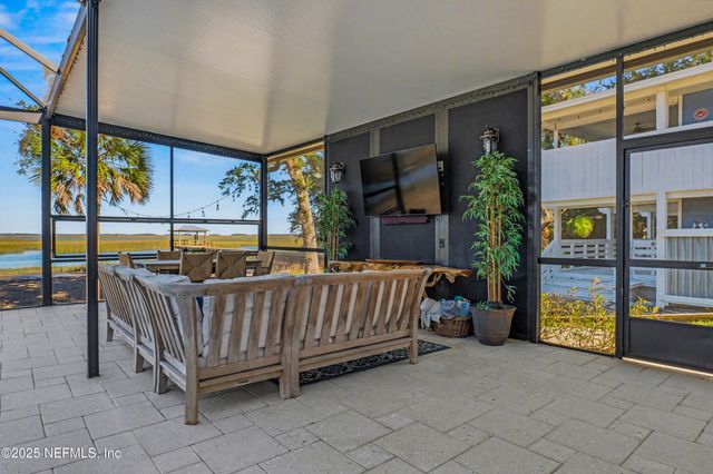 97222 PIRATES POINT Road, Yulee, FL 32097