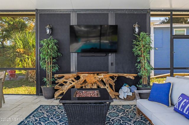 97222 PIRATES POINT Road, Yulee, FL 32097