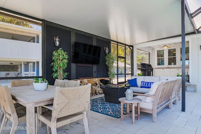 97222 PIRATES POINT Road, Yulee, FL 32097