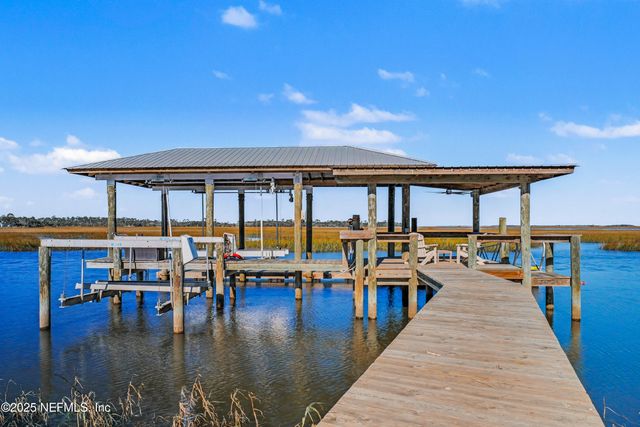 97222 PIRATES POINT Road, Yulee, FL 32097