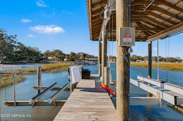 97222 PIRATES POINT Road, Yulee, FL 32097