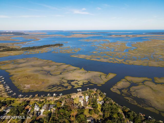 97222 PIRATES POINT Road, Yulee, FL 32097