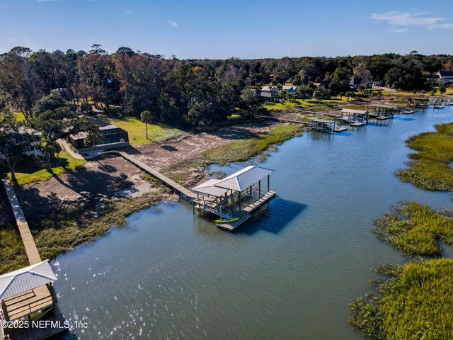 97222 PIRATES POINT Road, Yulee, FL 32097