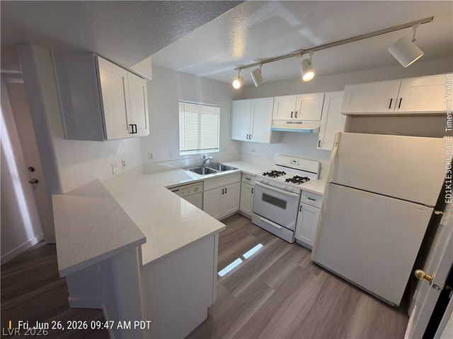 4555 East Sahara Avenue 103, Las Vegas, NV 89104