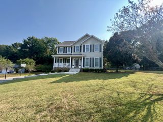 1717 Riverhaven Dr, Adams, TN 37010