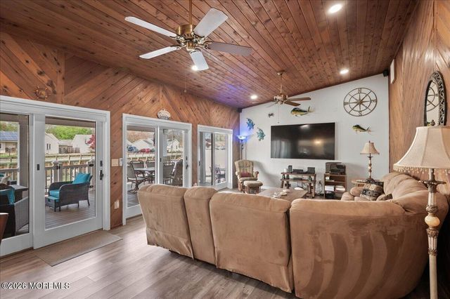 906 Bowsprit Point, Lanoka Harbor, NJ 08734