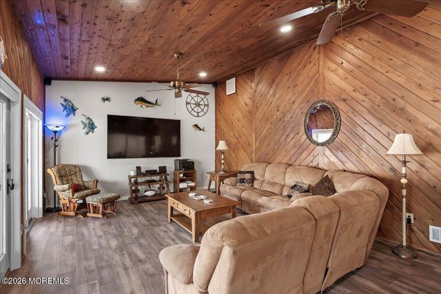 906 Bowsprit Point, Lanoka Harbor, NJ 08734