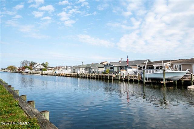 906 Bowsprit Point, Lanoka Harbor, NJ 08734