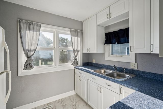 410 E 10th Street N, Newton, IA 50208