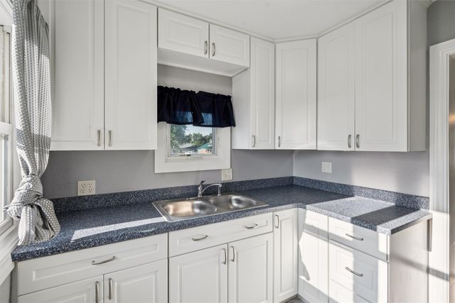 410 E 10th Street N, Newton, IA 50208