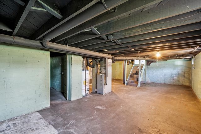 410 E 10th Street N, Newton, IA 50208