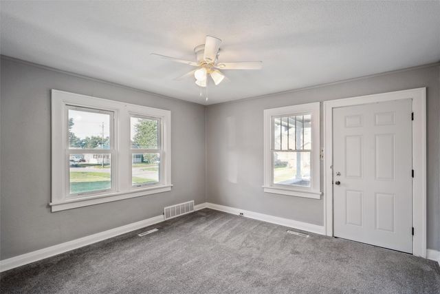 410 E 10th Street N, Newton, IA 50208