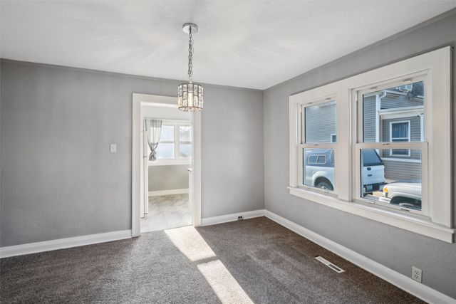 410 E 10th Street N, Newton, IA 50208