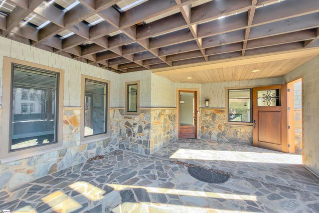 1 Village Mews Road, Piedmont, SC 29673