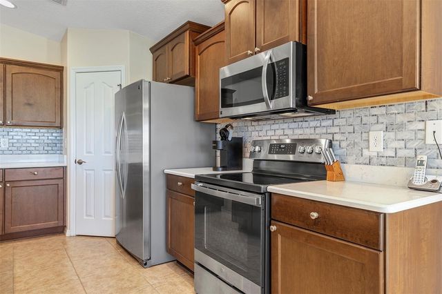 27103 ROANOKE DRIVE, Leesburg, FL 34748
