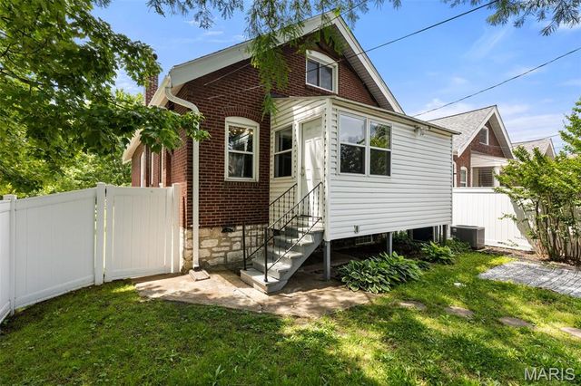 5201 Bancroft Avenue, St Louis, MO 63109