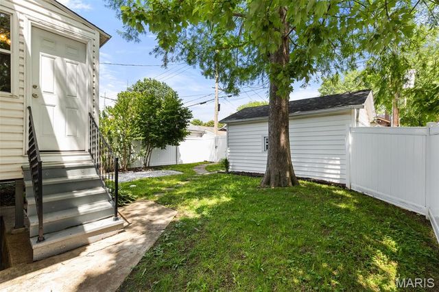 5201 Bancroft Avenue, St Louis, MO 63109