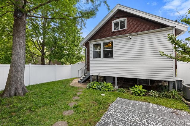 5201 Bancroft Avenue, St Louis, MO 63109