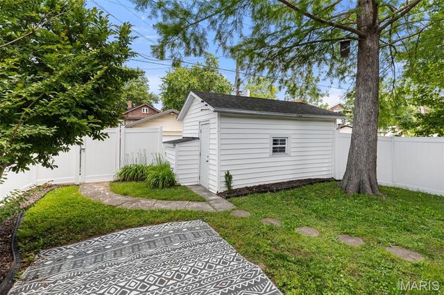 5201 Bancroft Avenue, St Louis, MO 63109