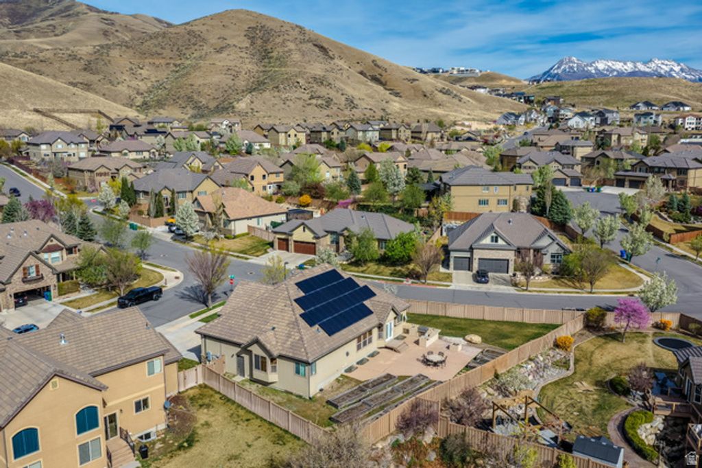 Image 43 of property listing at 2141 W ASPEN WOOD LOOP, Lehi, UT 84048